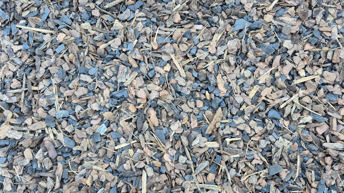 Casca de Pinus com Carvão Vegetal Zaria